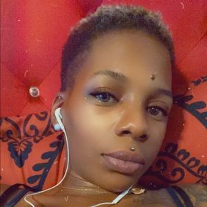 Meet your Posher, Deanna